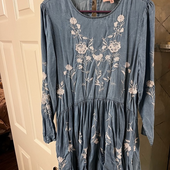 Philosophy Light Blue Floral Embroidered Overalls - Picture 3 of 4